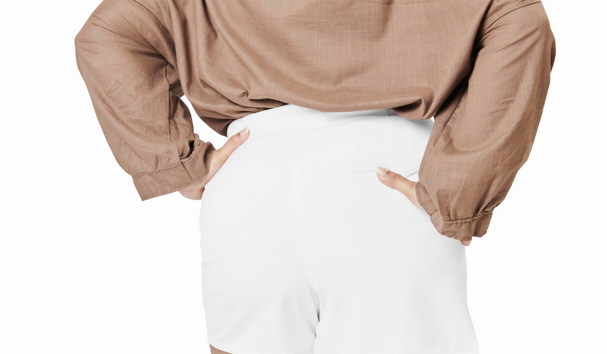 5 Ide Paduan Outfit Celana Putih untuk Wanita Terbaik Mudah dan Simpel, Simak Disini