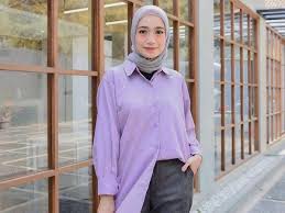 Rekomendasi Pilihan Model Kemeja Wanita Hijab 2025, Yang Cocok Untuk Berbagai Acara dan  Fashion Kekinian