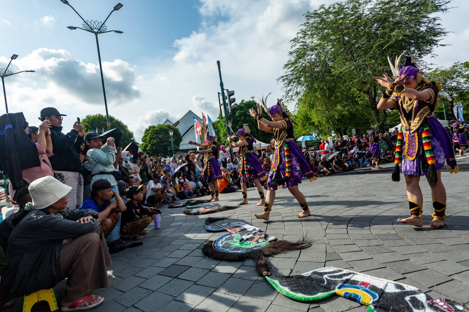 Tak Gelar Event Tahun Baru, Malioboro Tetap Hidup dengan Atraksi Seni Jalanan