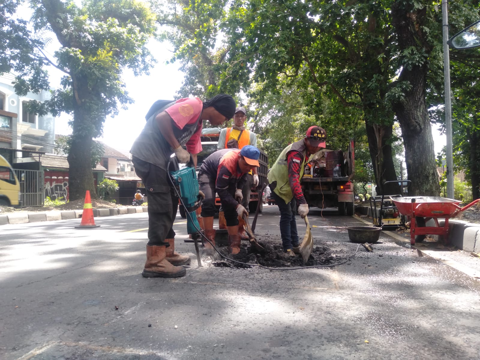  Mudik ke Yogyakarta? Pengendara Diingatkan Risiko Jalan Berlubang di Sejumlah Jalur