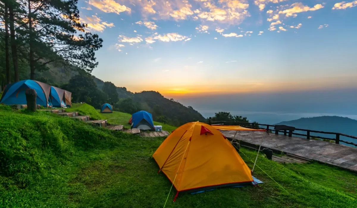 5 Destinasi Wisata Camping Paling Seru di Bandung, Udara Sejuk dan Alamnya Indah