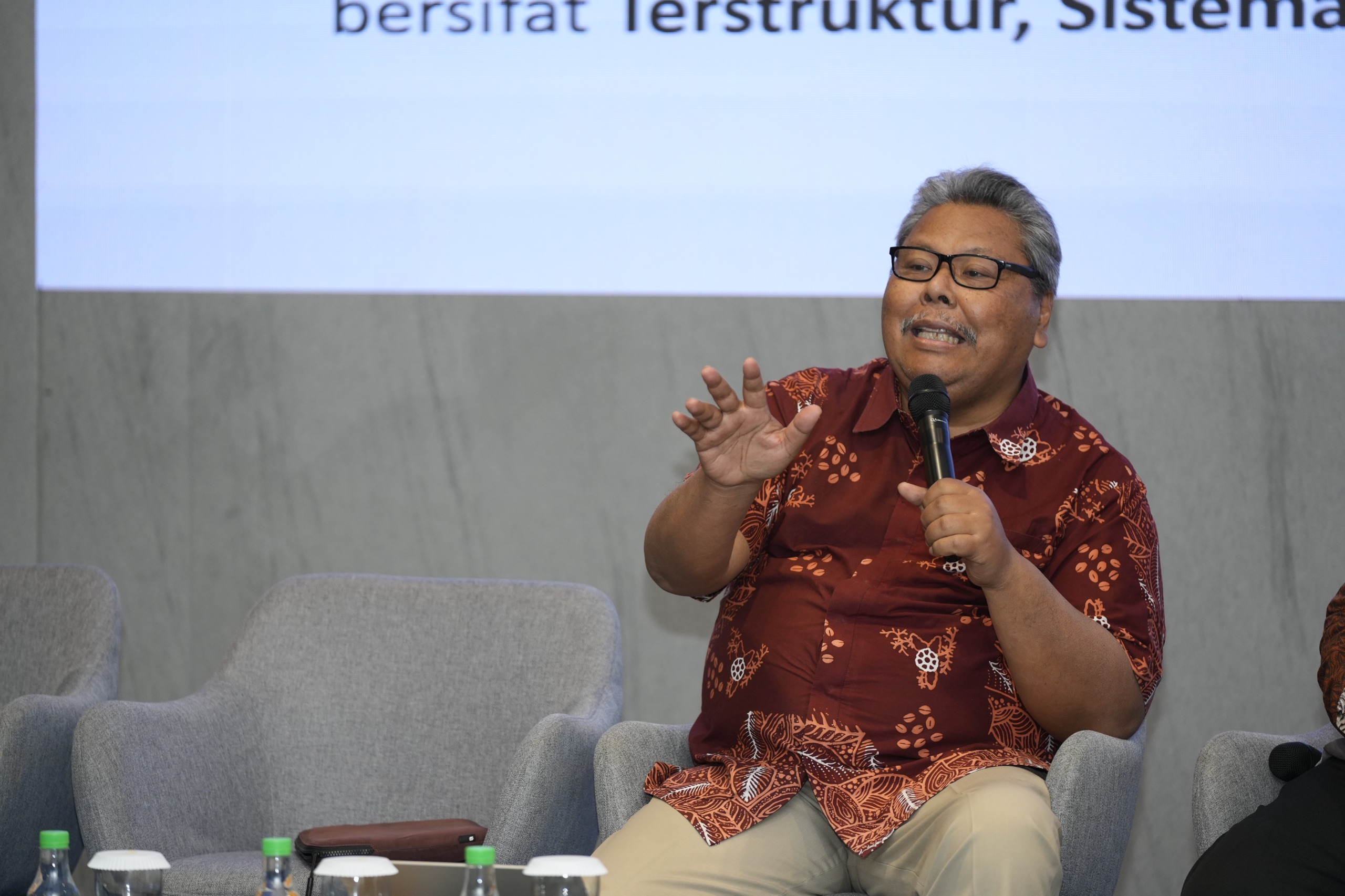 Eks Ketua Bawaslu: Polemik KPU Bukan Soal Transparansi, Tapi Gagalnya Partai Seleksi Kader