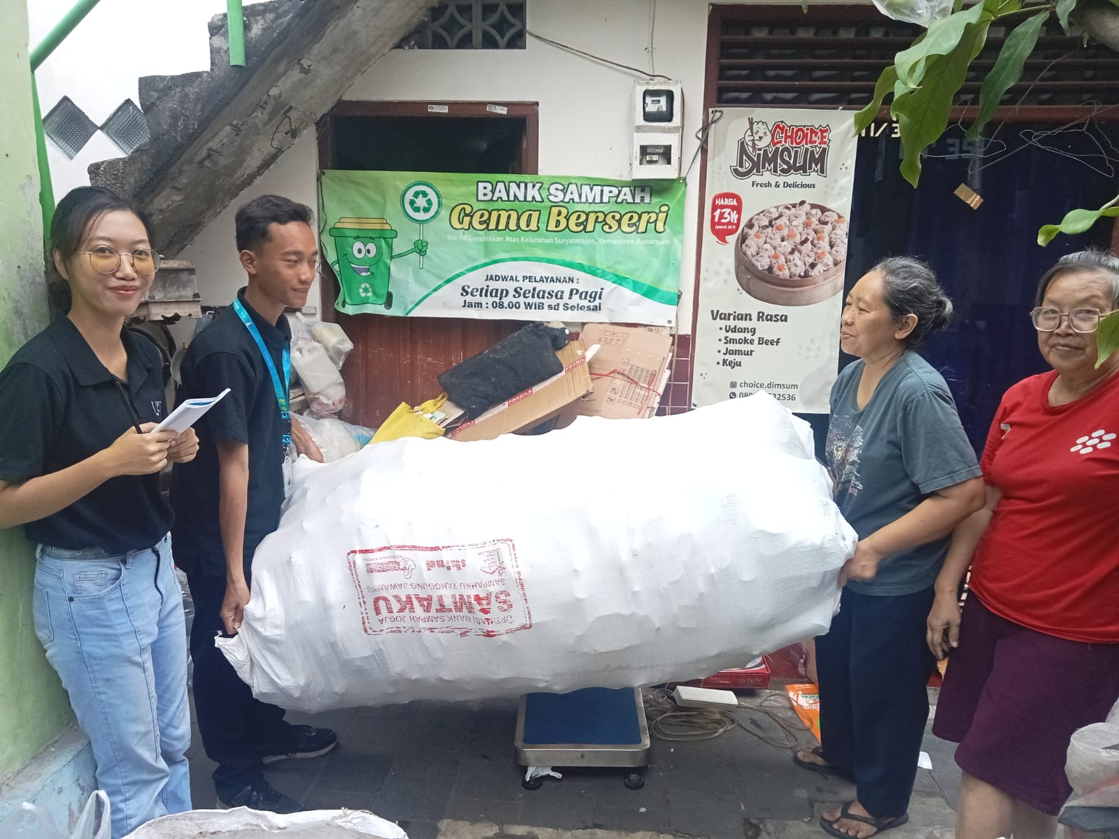 Warga Yogyakarta Pecahkan Rekor MURI Lewat Aksi Setor Sampah Massal di 397 Titik