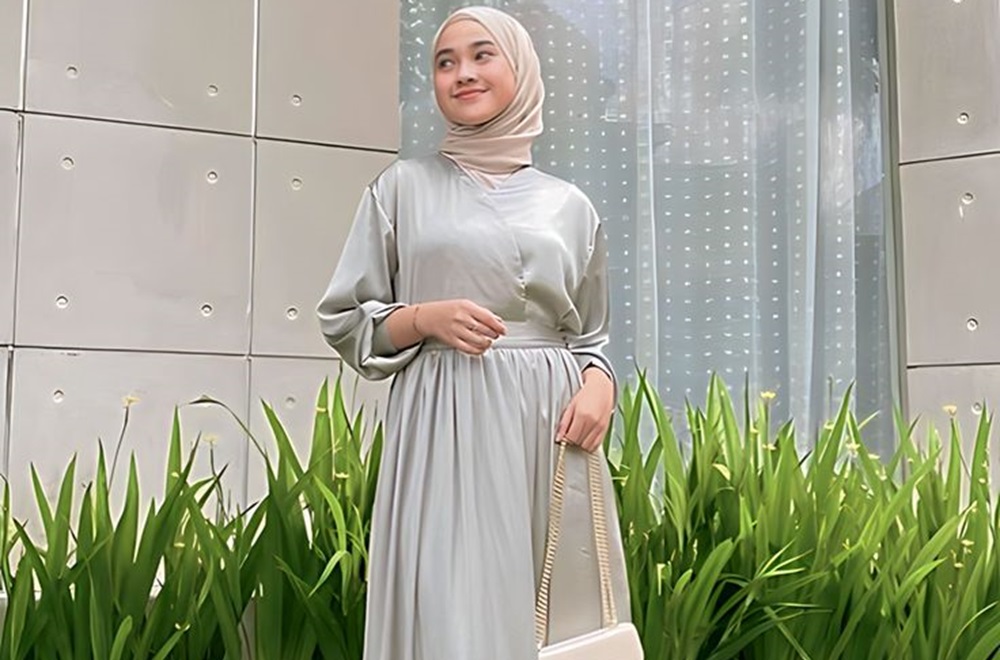 Rekomendasi Model Gamis Satin, Pilihan Tepat untuk Tampilan Anggun dan Berkelas