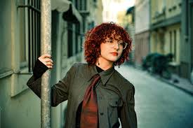 Tren Fashion Perpaduan Gaya Klasik Dan Modern 2025, Yang Ciamik Dengan Sentuhan Berani Dan Tampil Stylish