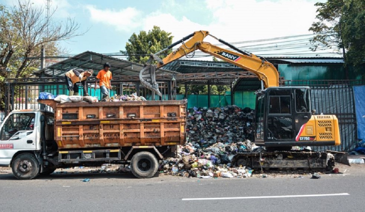 Atasi Persoalan Darurat Sampah, BLPT DIY Luncurkan Incinerator Pembakar Sampah