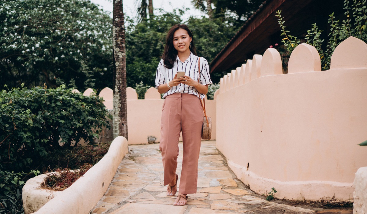 Kenyamanan tanpa Korbankan Gaya, Simak 5 Tren Outfit Bawahan untuk Wanita yang Populer Tahun 2025