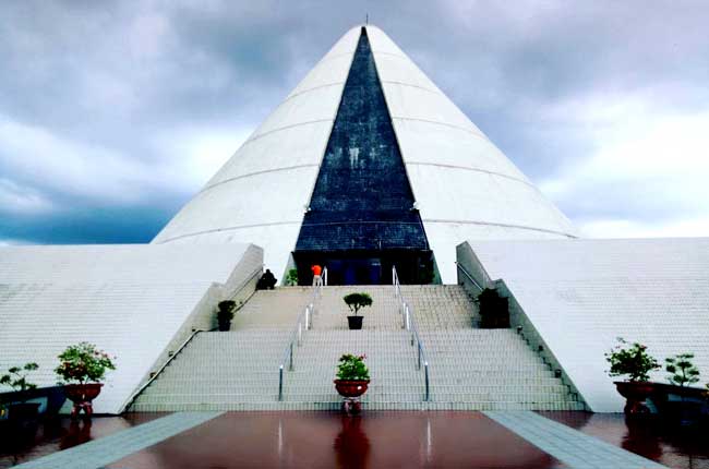 Cari Spot Foto Unik Sembari Belajar Sejarah? Kunjungi Destinasi Wisata Terbaru 2024 Monumen Jogja Kembali 