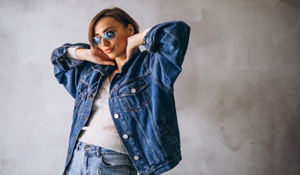 Punya Denim Nganggur? Jangan Dibiarin! Intip 10 Ide Fashion Denim Versatile 2025 yang Catchy