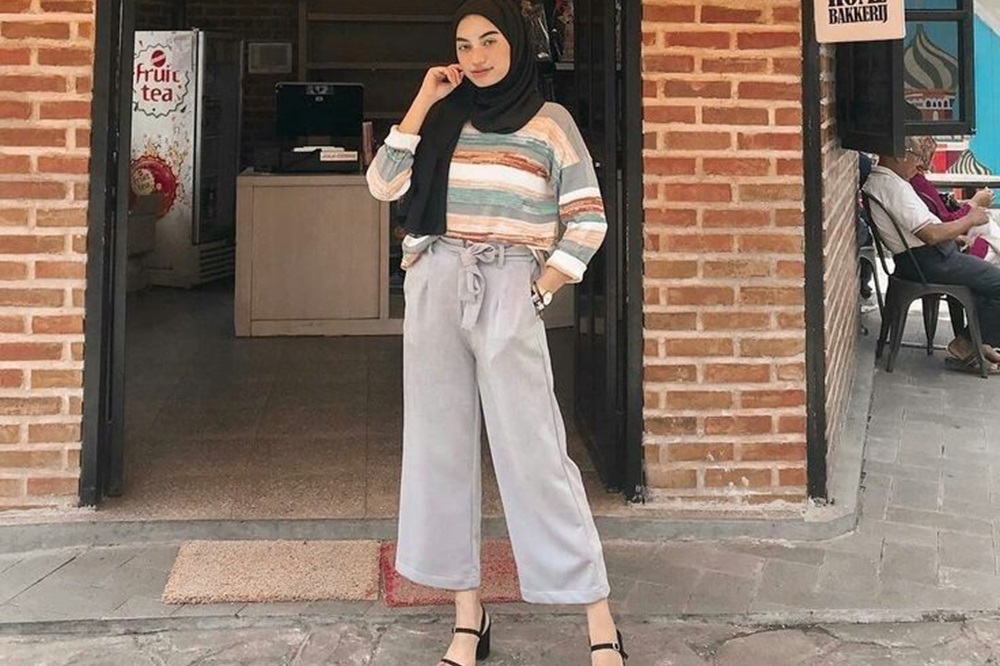 Berbagai Gaya OOTD Ankle Pants Hijab, Penampilan Selalu Cantik dan Kekinian