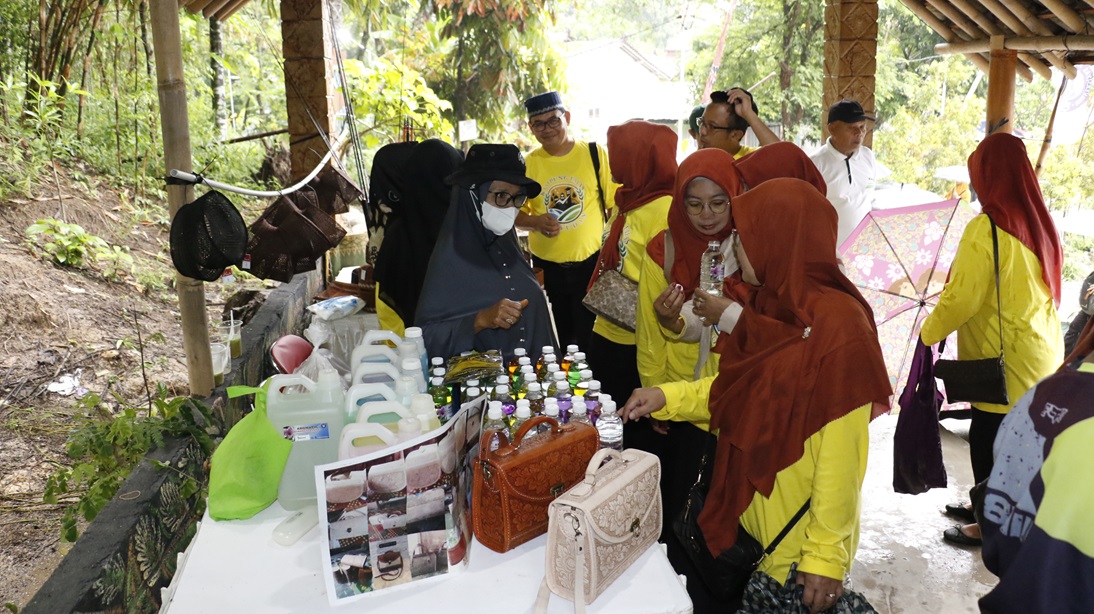 UNY Luncurkan Kampung Emas Iroyudan Bantul