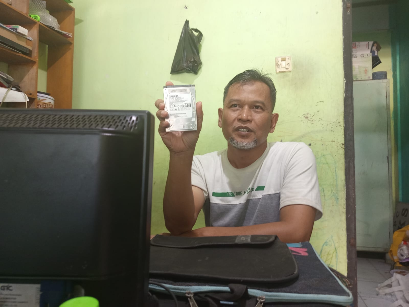 Terjepit Dolar dan Langkanya Suku Cadang, Perakit Komputer Bekas Kian Sulit Bertahan