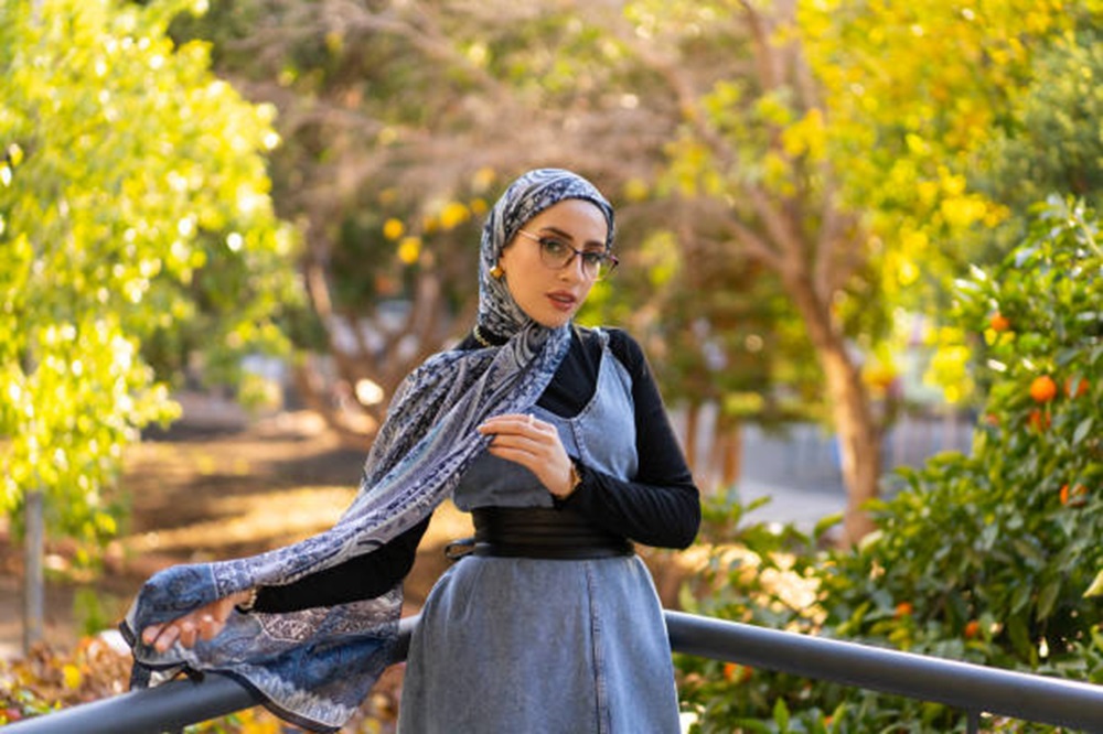 10 Basic Fashion Item yang Wajib Dimiliki Wanita Berhijab, Cek Disini Lengkapnya