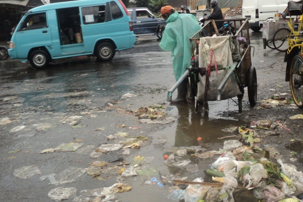 Momen Pergantian Tahun, Volume Sampah di TPA Kalijurang Brebes Meningkat 2 Kali Lipat