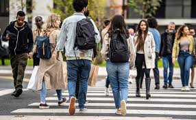 Rekomendasi Style OOTD Pria Berangkat Kampus Stylish  Terbaru 2025, Dijamin Membuat Kalian Lebih Percaya Diri