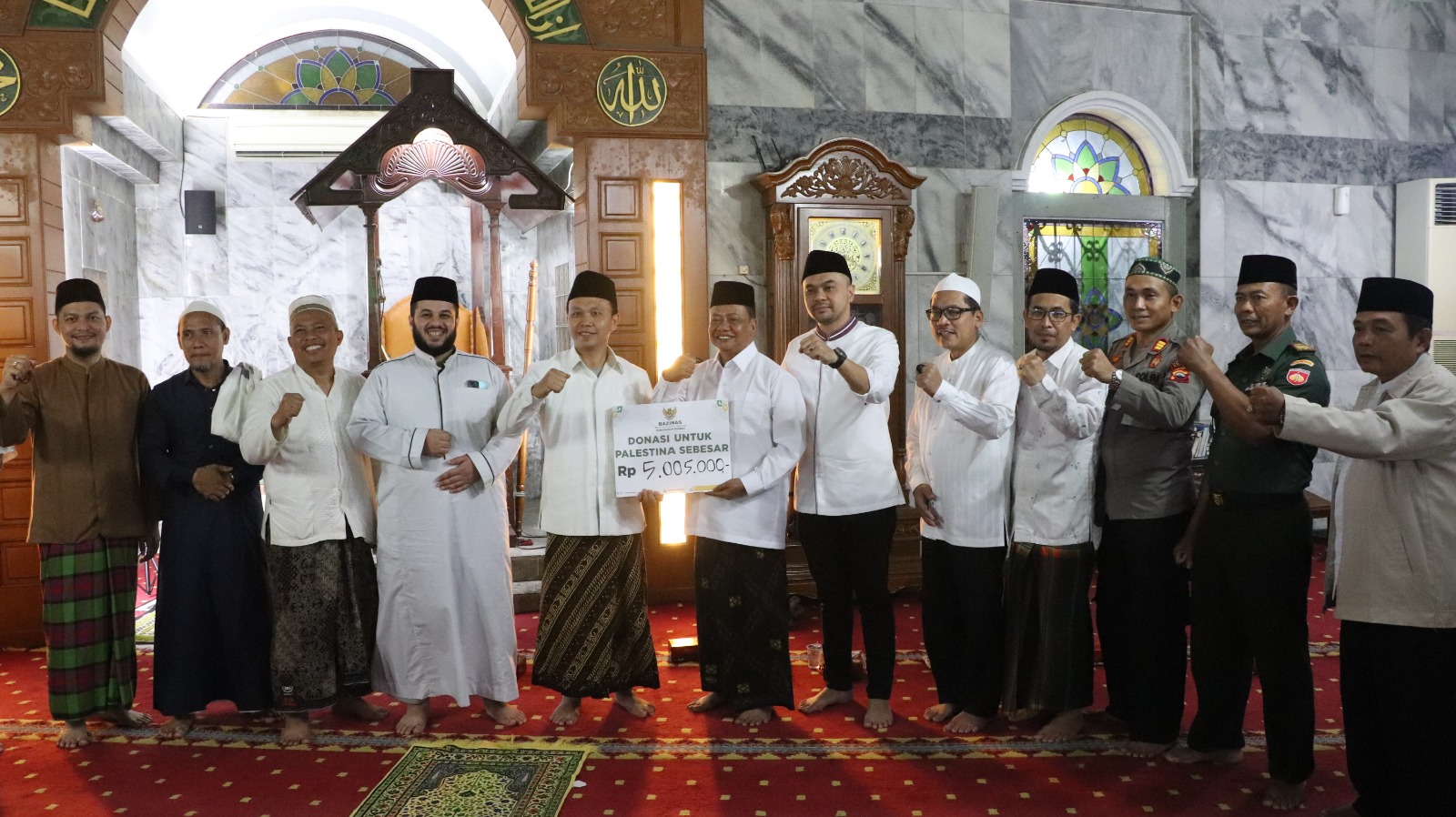 Wakil Bupati Brebes Wurja Serahkan Donasi Untuk Palestina Lewat Safari Ramadan Membasuh Luka Palestina