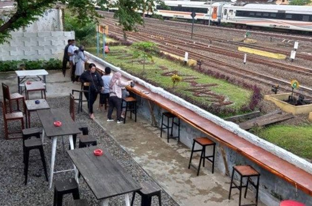 Rekomendasi Cafe Hits Dekat Stasiun Malang, Nyaman dan Kekinian dengan Menu Beragam