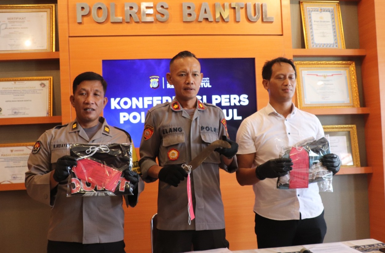 Duel di Depan Sekolah Bantul, Pelaku Ayunkan Bendo ke Dua Korban