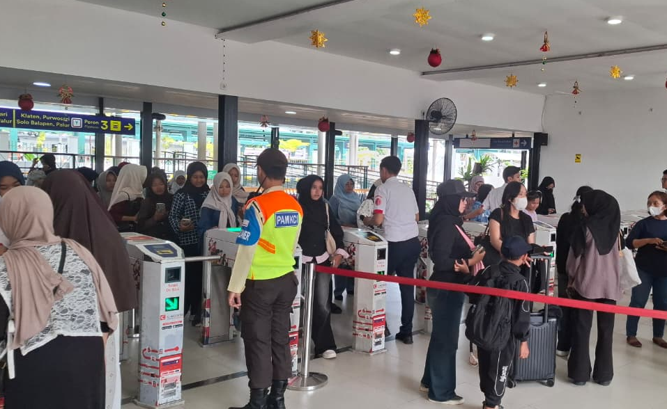Angkutan Nataru 2025/2026, KAI Commuter Yogya Layani 275 Ribu Penumpang dalam 8 Hari