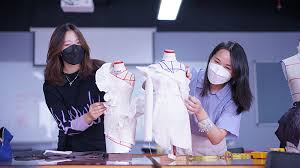 Daftar Pilihan Jenis Tren Fashion Di Indonesia 2025, Yang Cocok Untuk OOTD Sehari- Hari