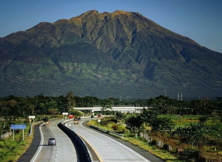 Viral! Ini 7 Tol dengan Pemandangan Terindah di Indonesia, Melewatinya Berasa Liburan!