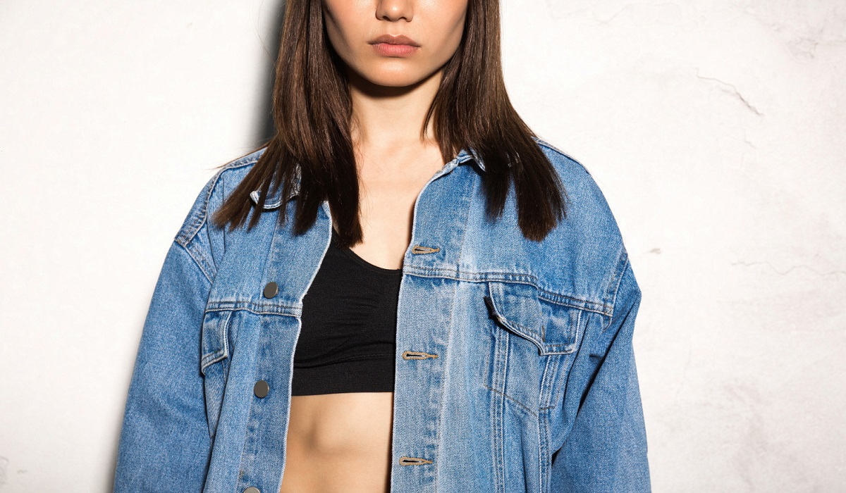 Dari yang Klasik hingga Tampilan Modern, Inilah 5 Inspirasi Outfit Denim Unisex 2025 yang Layak Dicoba