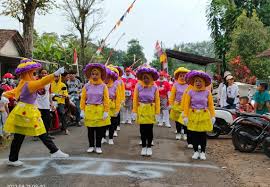 Ide Gaya Busana Jalan Sehat HUT RI Paling Unik dan Kreatif, Memancarkan Semangat Nasionalisme 2025