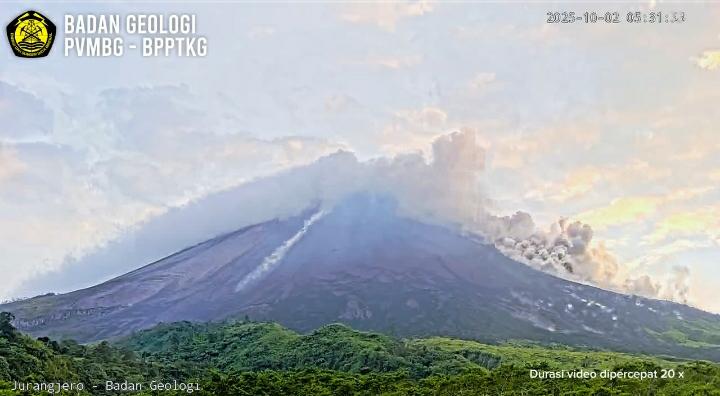Awan Panas Meluncur 2,5 Km dari Puncak Merapi ke Kali Boyong, Warga Diimbau Tetap Tenang