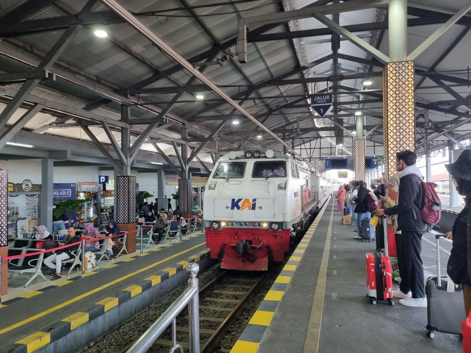 Antisipasi Macet Malam Tahun Baru, 32 Keberangkatan KA di Stasiun Yogyakarta Dialihkan ke Stasiun Lempuyangan 