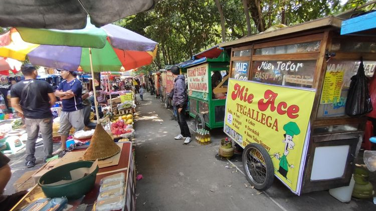 Menjelajah Tempat Sarapan Murah di Regol, Cuma Rp10 Ribuan Tapi Garansi Bikin Kenyang