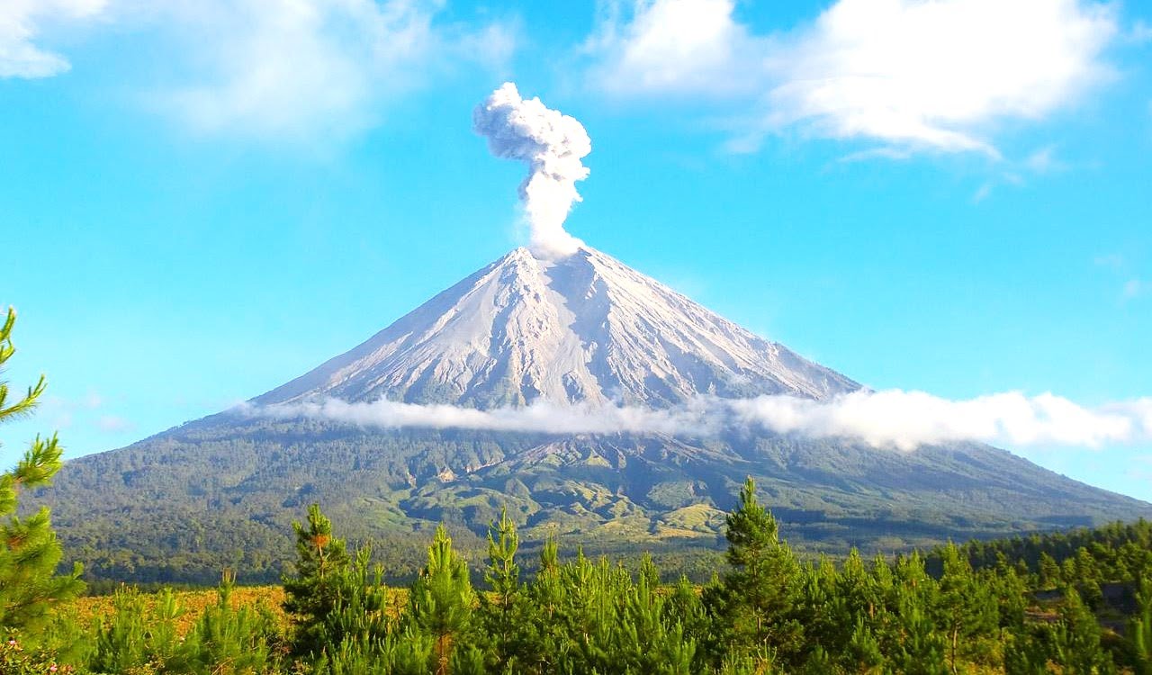 Panorama Alam Wisata Terbaru 2024 Gunung Merapi? Simak Daya Tarik dan Tips Berkunjung ke Merapi