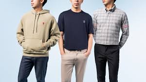 Rekomendasi Model Atasan Basic Pria Tampil Fashionable 2025, Simple Tetap Keren Yang Anti Ribet