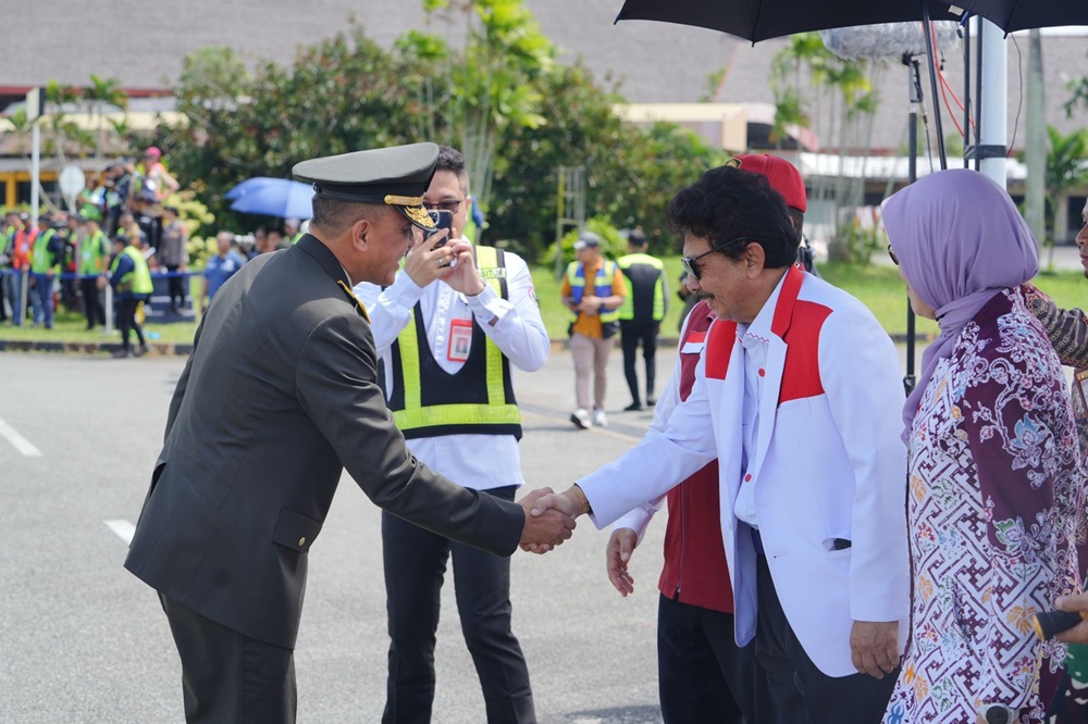 Iringan Duplikat Bendera Pusaka dan Teks Proklamasi di Kaltim Disambut Kepala BPIP