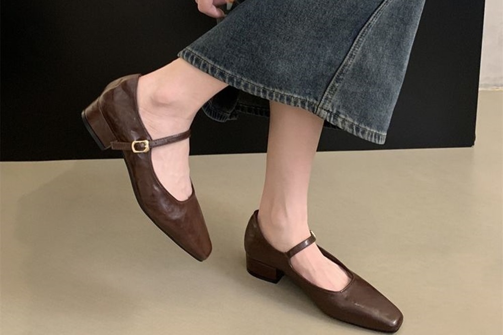 Rekomendasi Sepatu Mary Jane Lokal dengan Desain Unik, Bikin Penampilan Lebih Manis dan Feminin