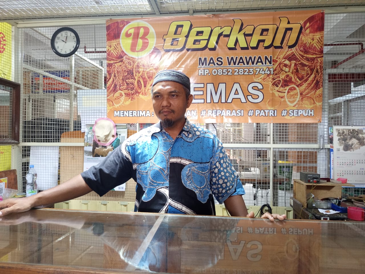 Harga Emas Dunia Bergejolak, Pedagang Emas Pasar Godean Kelimpungan