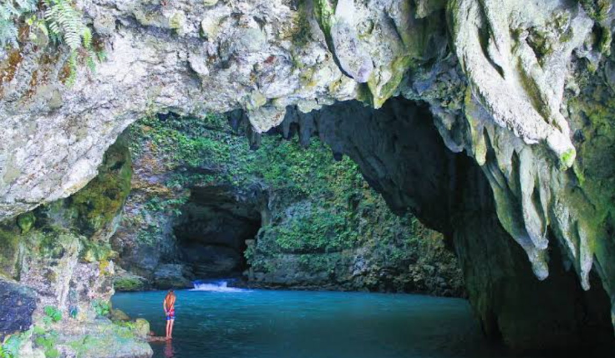 Sensasi River Tubing Asyik, Wisata Terbaru 2024 Bendungan Waikelo Sawah dengan Air Biru Hijaunya