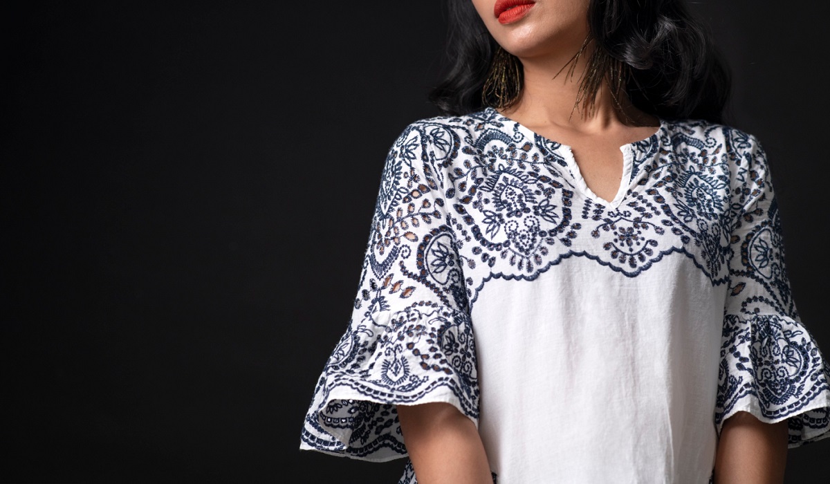 7 Rekomendasi Model Blouse Brokat Lengan Pendek yang Manis dan Stylish, Cocok di Berbagai Acara