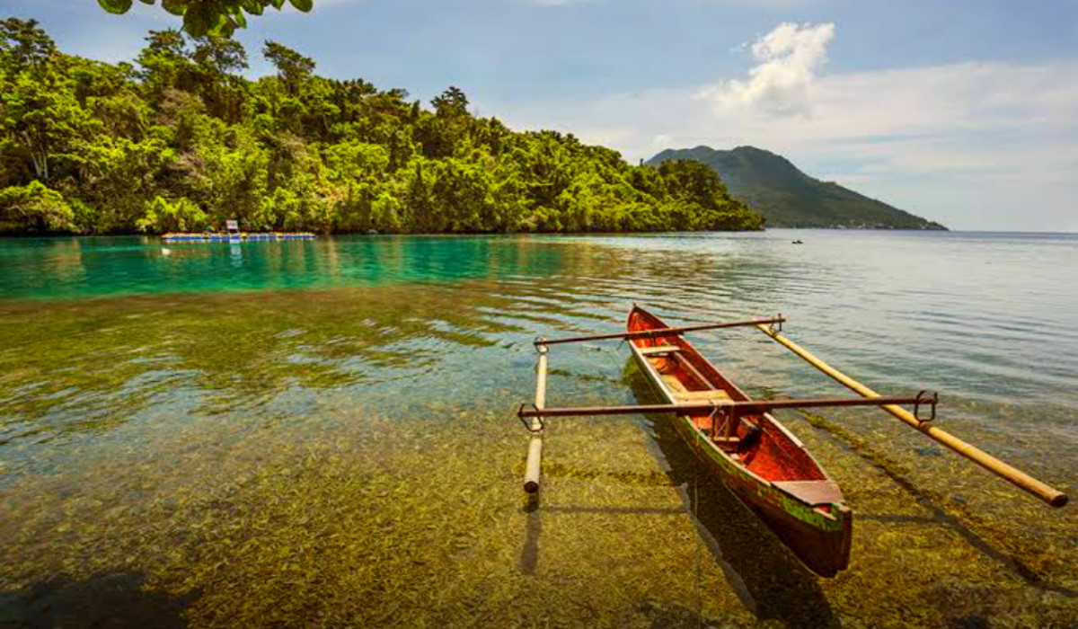 Sarana Jernihkan Pikiran? 7 Wisata Terbaru 2024 Pantai Maluku Utara yang Pesonanya Sangat Memikat