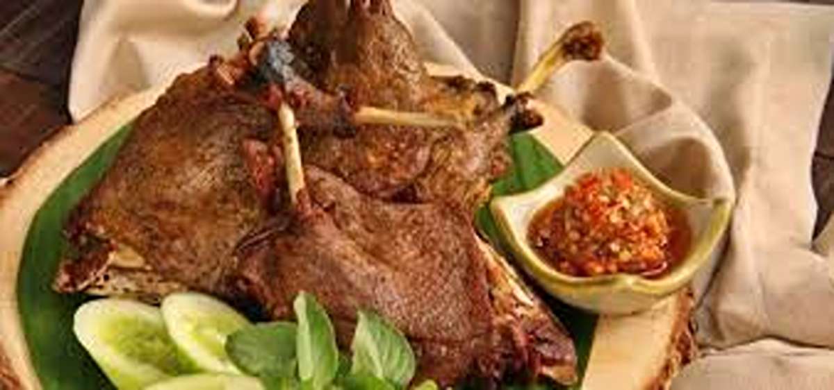 Terlezat 2025! Deretan Tempat Kuliner Bebek Terenak Madura, Nampol Bumbunya Dijamin Ketagihan 