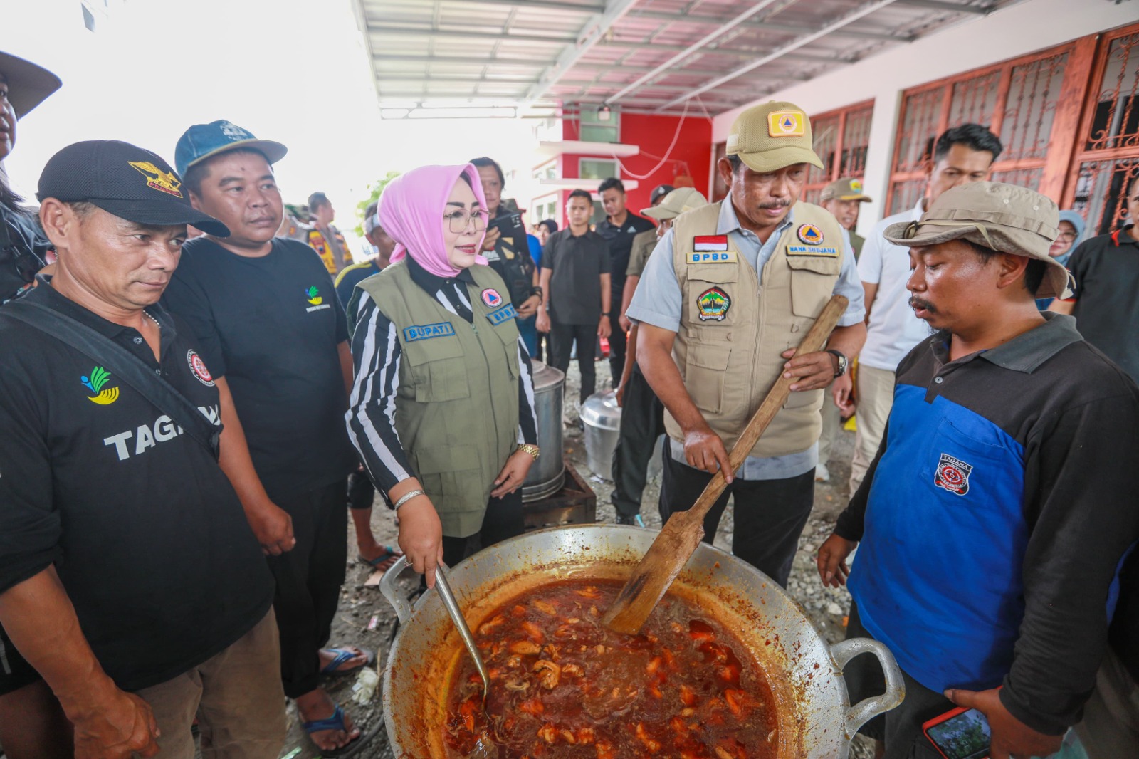 Tinjau Banjir di Grobogan, Pj Gubernur Jateng Serahkan Bantuan Senilai Rp293 Juta Lebih