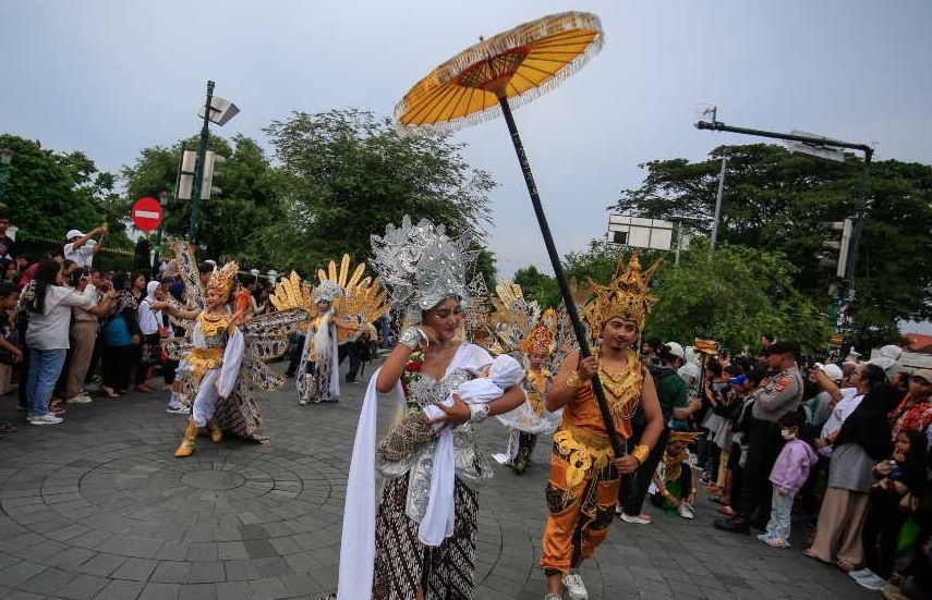 Kenaikan Takhta Sri Sultan Diawali Kirab Berkuda Trunajaya, Warga Antusias 