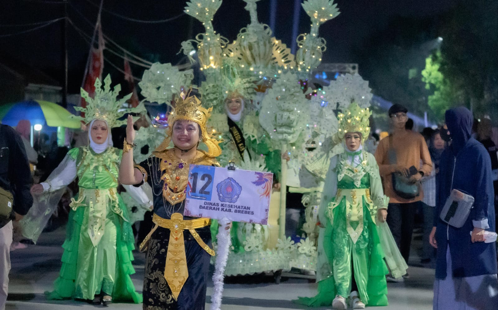 Luar Biasa!! Dinkesda dan RSUD Sabet Juara 2 dan 3 Kategori Terbaik Brebes Night Carnival 2025