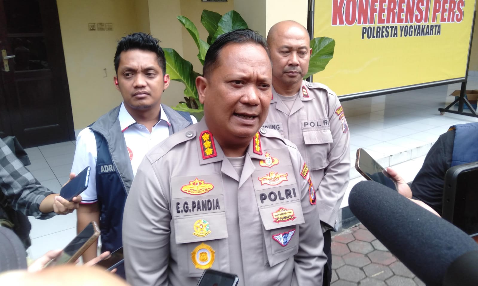 Polisi Pastikan Teror Telepon ke Guru Besar UGM Zainal Arifin Mochtar Penipuan