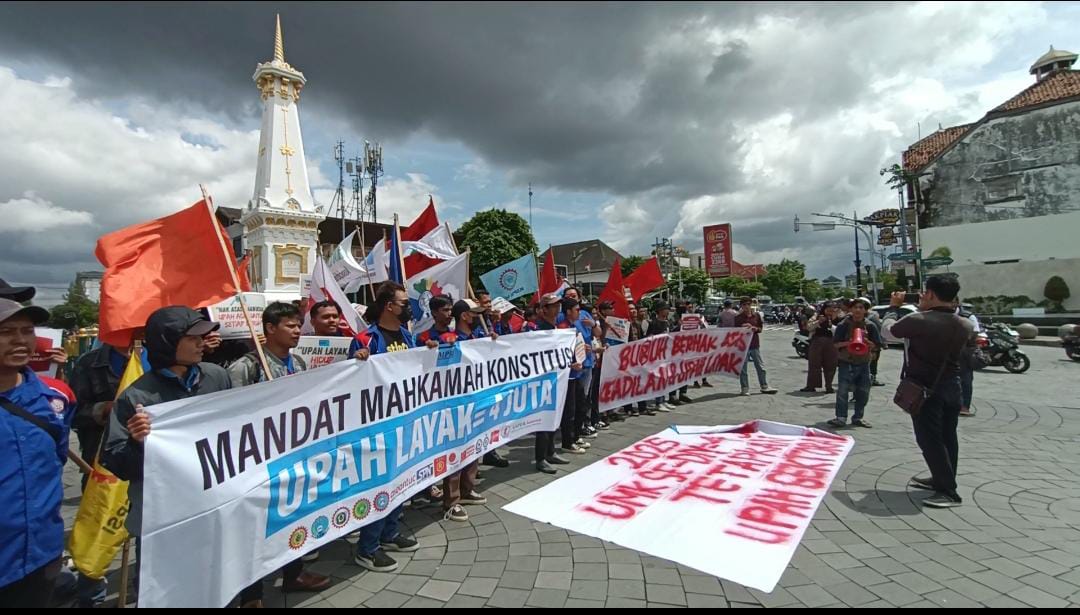 Serikat Buruh Yogyakarta Tuntut Gubernur DIY Naikkan UMK Sebesar Rp4 Juta