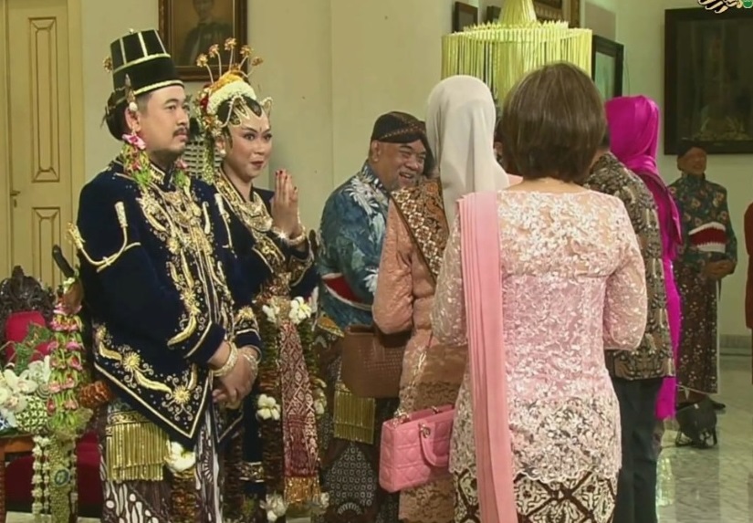 Prosesi Dhaup Ageng Hari Kedua, Pengantin Kenakan Kain Batik Motif Parang Indra Widagda