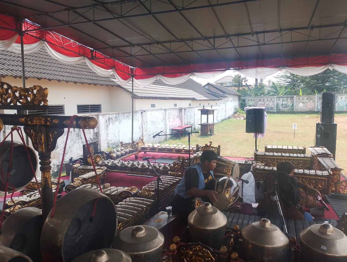 Gender, Siter, dan Sinden: Harmoni Karawitan yang Menggetarkan Hati