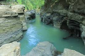 Wisata Batu Kapal Dengan Sungai Biru Jernih, Keindahan Taman Dengan Tebing Menakjubkan di Bantul