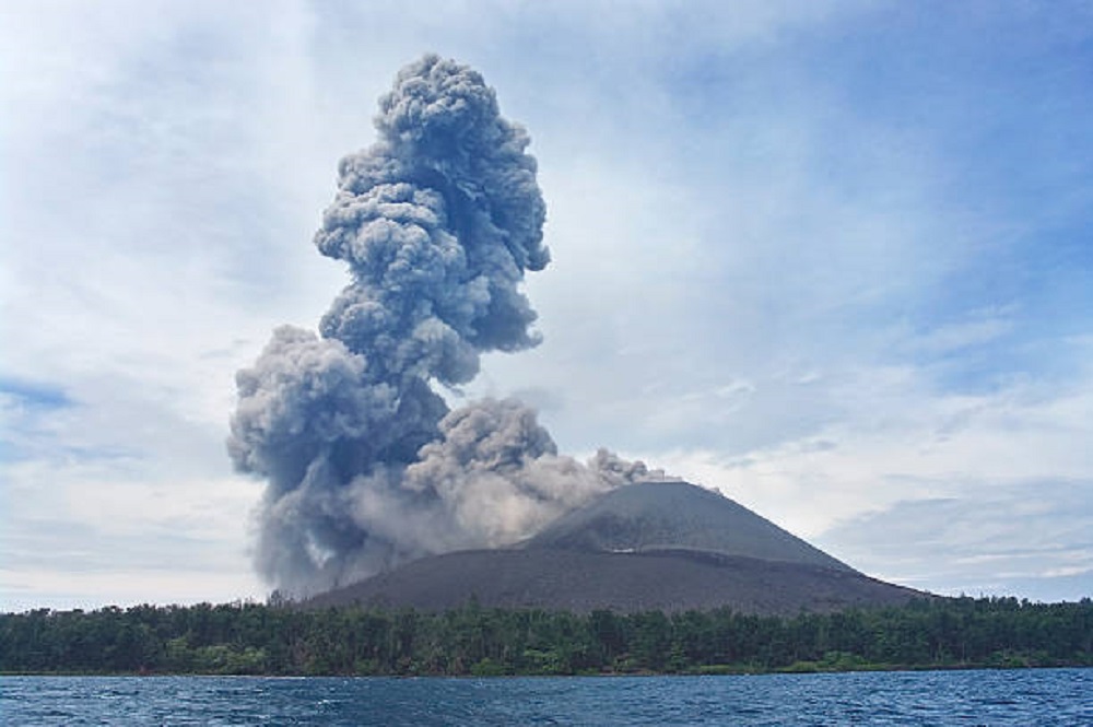 Keunikan Geologis Yang Menakjubkan? Wisata Terbaru 2024 Gunung Anak Krakatau Cocok Untuk Kamu Jiwa Petualang!