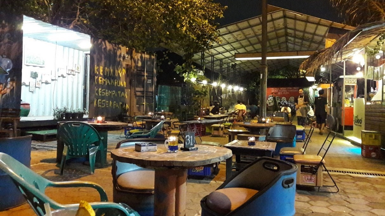 Malam Hari Eksplorasi Destinasi Kafe Pilihan di Bekasi untuk Nongkrong, Cek Info Selengkapnya