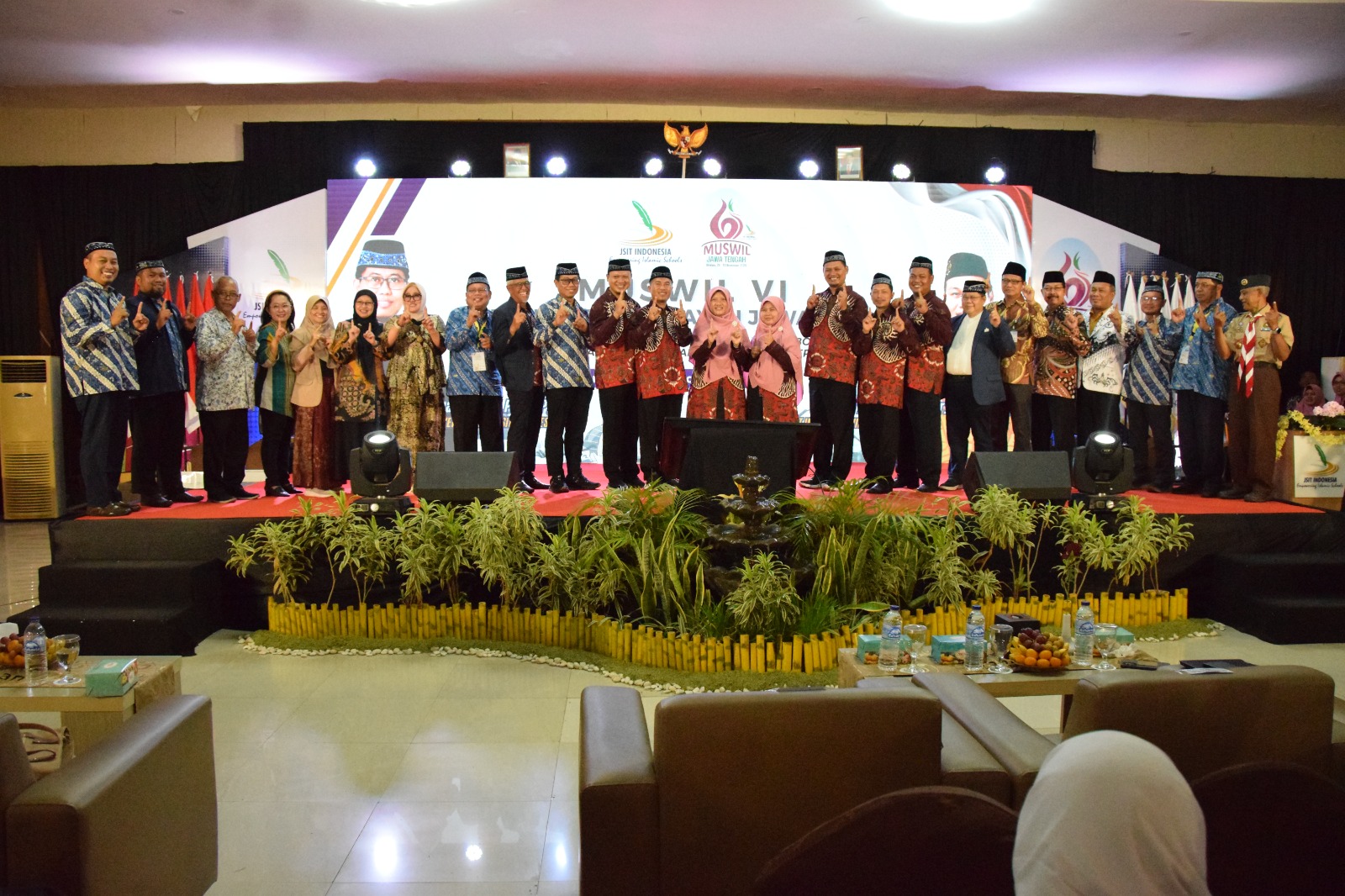 Hananto Widhiaksono Terima Mandat Ketua Jaringan Sekolah Islam Terpadu Indonesia Wilayah Jateng 2025-2029